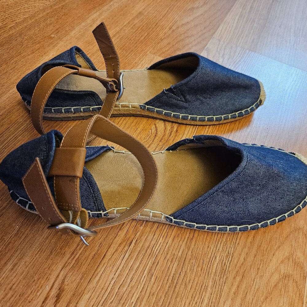 NEW Denim and leather Style & Co Paminaa Flat Sandals Size 11
